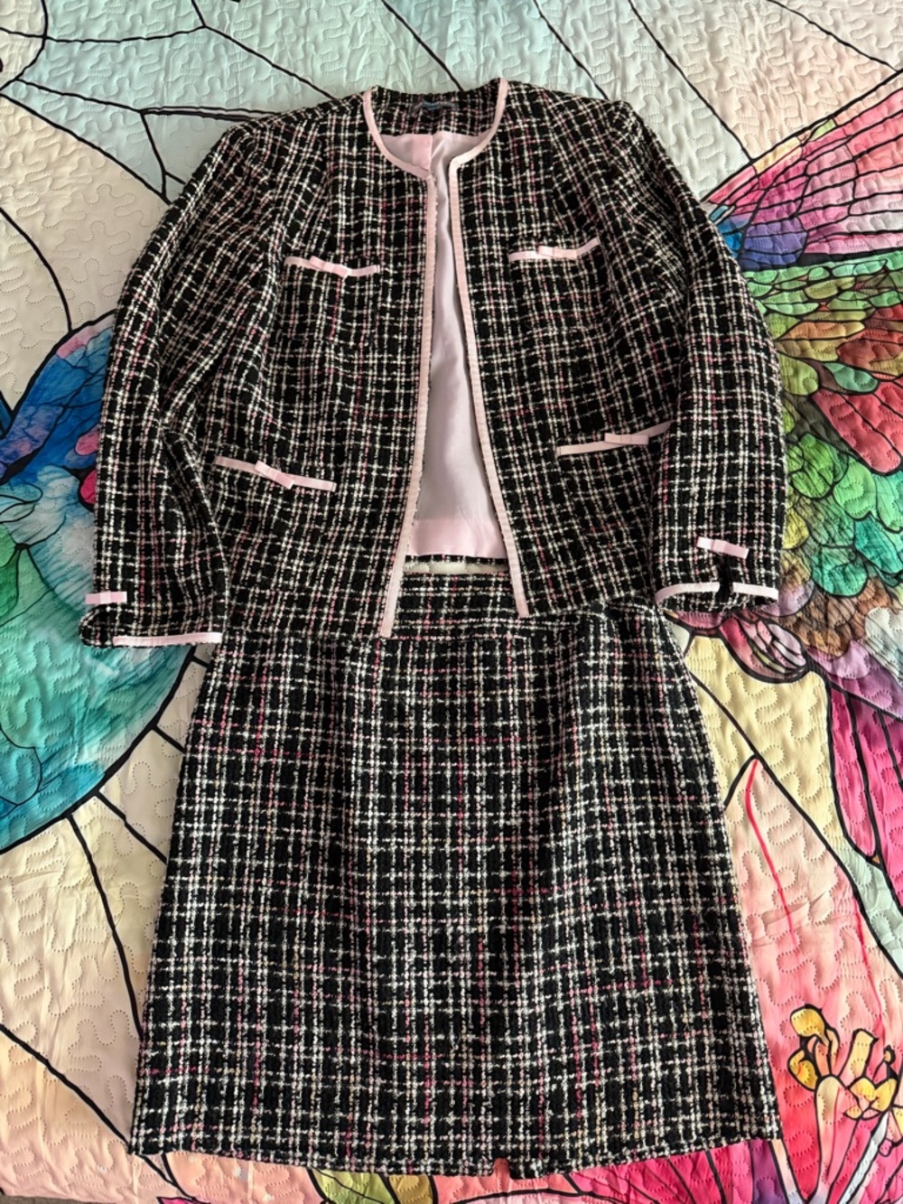 Women's Black Tweed Two-Piece Blazer and Skirt Set with Pink Trim